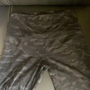 Black Camo lululemon tights